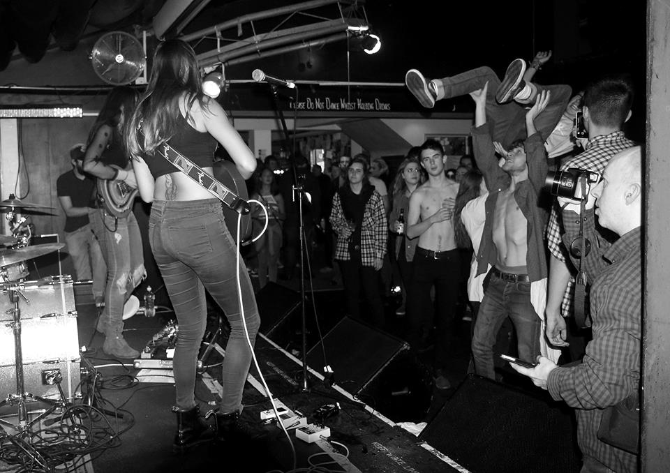 Soeur Live at The Louisiana in Bristol - Photo courtesy of Duncan Graves