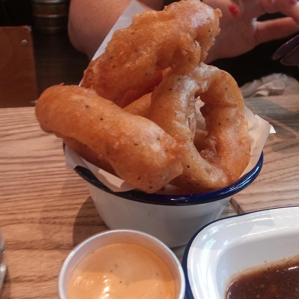 The impressively substantial onion rings at Honest Burgers.