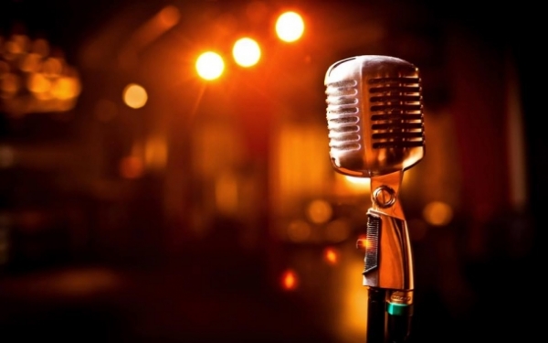 Open Mic Night every Tuesday at Illusions in Bristol