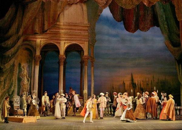 Ellen Kent Opera Rigoletto to include rescue dogs and golden eagle at the Bristol Hippodrome 18th January