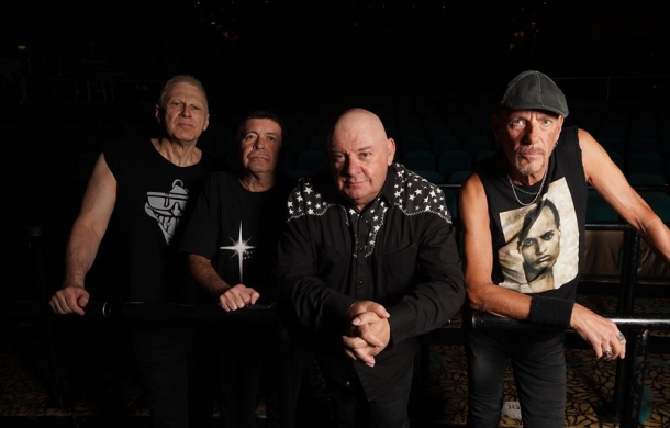 Still Little Fingers