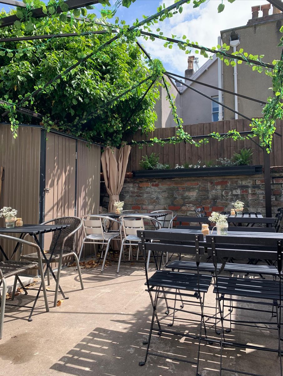 Edgie Eats Bristol Cafe