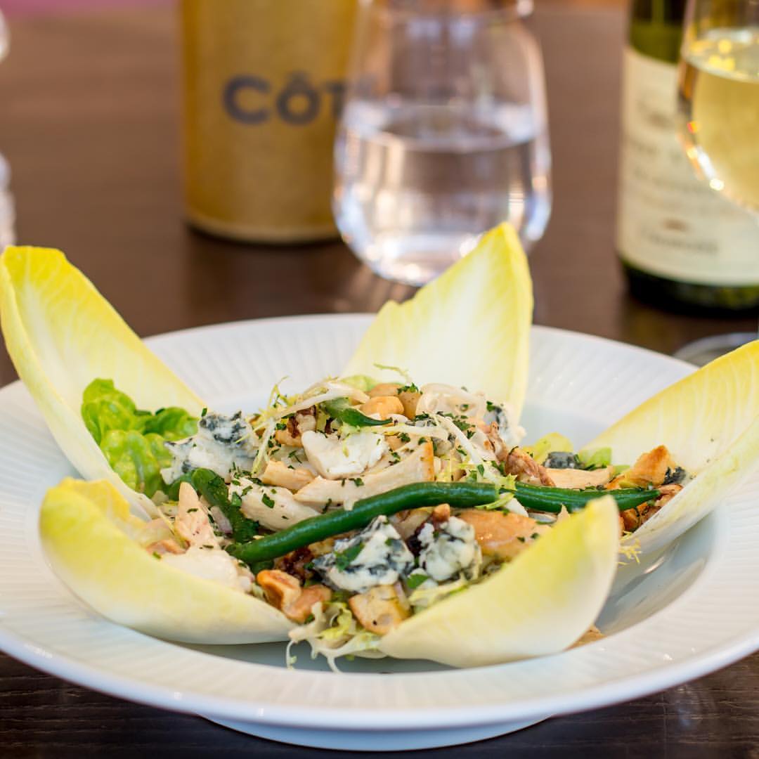 Chicken and walnut salad with Roquefort cheese