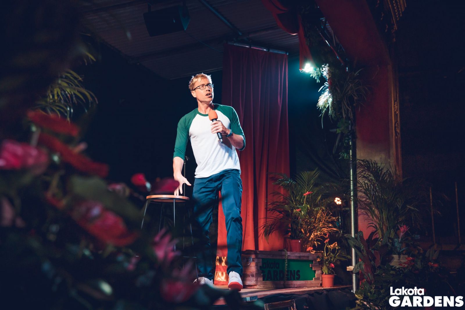 Russell Howard on stage at Lakota Gardens in 2020.