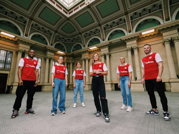 Bristol City unveil 1950s-inspired home kit for 2022/23 season