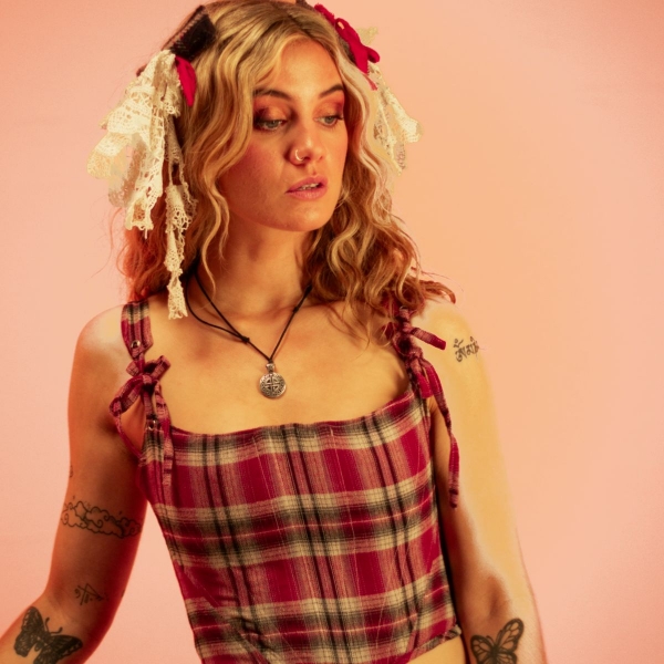 Rising Celtic artist Mali Haf heading to Bristol in October